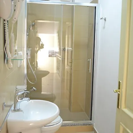 Oda ve Kahvaltı Open Doors