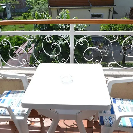 Open Doors Oda ve Kahvaltı